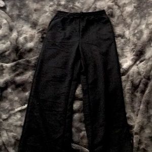 black sweatpants